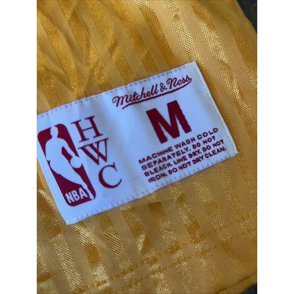 Men's Mitchell & Ness Yellow/Red Atlanta Hawks Long Sleeve Hardwood‎ Medium